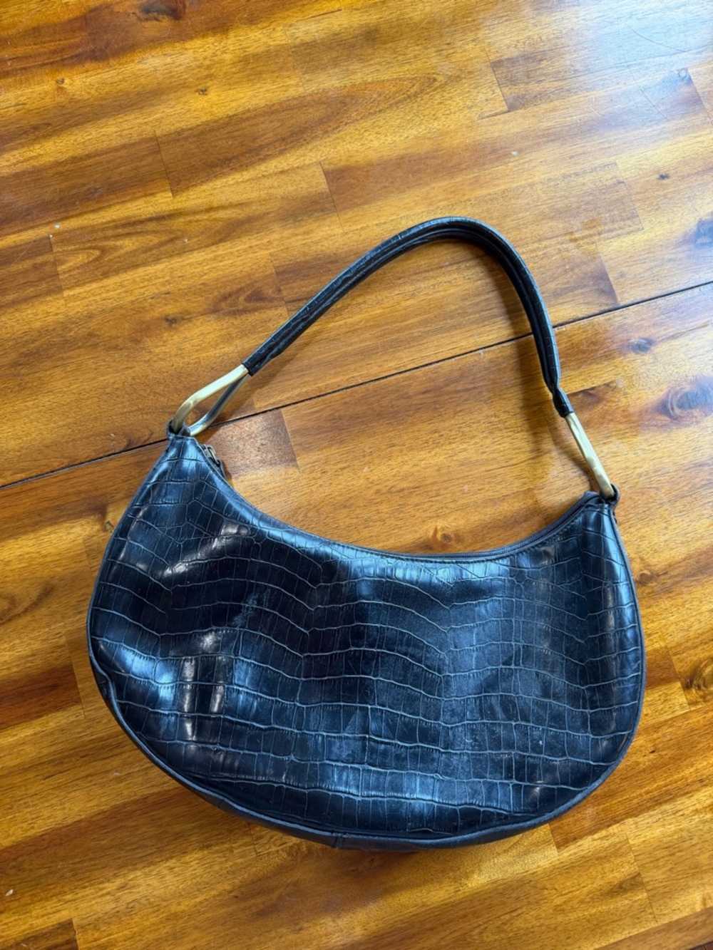 Vintage Faux Leather Black Croc-Embossed Shoulder Bag with Gold Accents